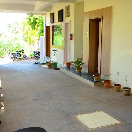 Hari Iyer Residency Hotel Thiruchendur Bagian luar foto