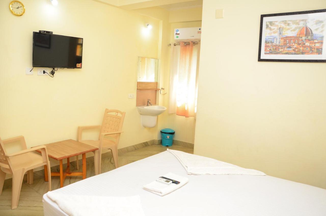 Hari Iyer Residency Hotel Thiruchendur Bagian luar foto