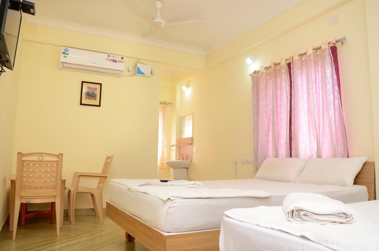 Hari Iyer Residency Hotel Thiruchendur Bagian luar foto