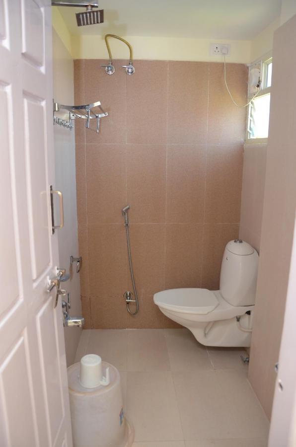Hari Iyer Residency Hotel Thiruchendur Bagian luar foto